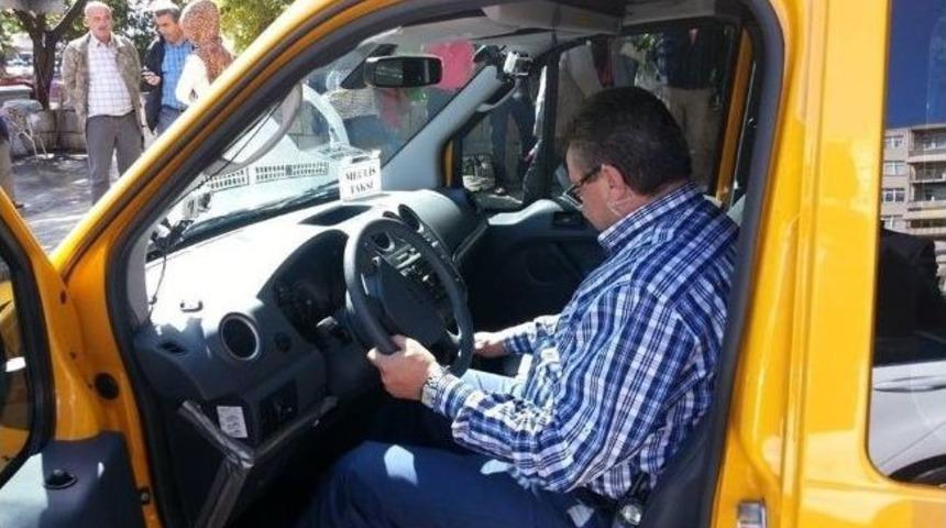 Chp'li Altay Taksi Şof&ouml;r&uuml; Oldu