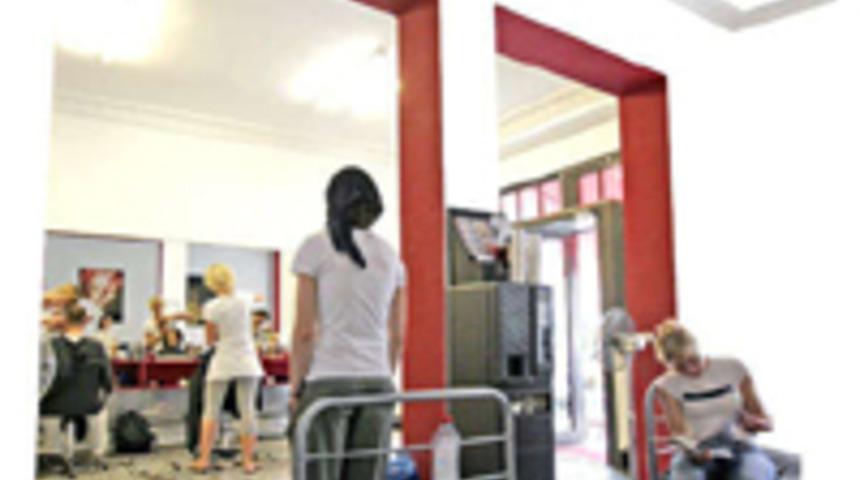 Acil Sa&ccedil; Bakım Salonu