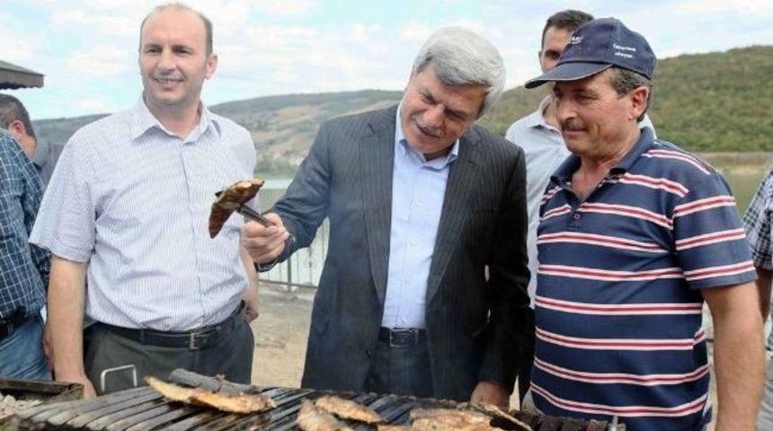 Muhtarlardan Balık Ziyafeti