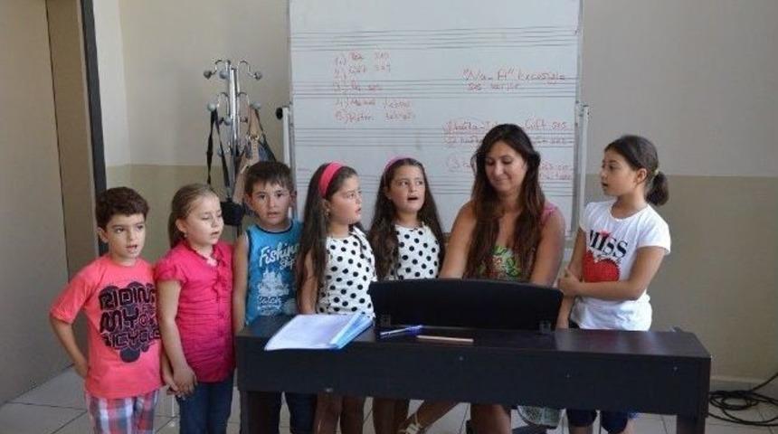 Konservatuvarda Zil &Ccedil;aldı