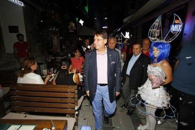 Alsancak Sokaklarına Şenlik Gibi Açılış