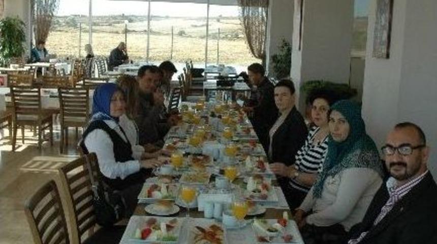 Engelliler Kahvaltıda Bir Araya Geldi