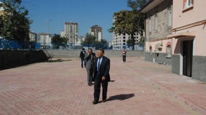 Başkan B&uuml;y&uuml;kkılı&ccedil; Okullarda Yapılan &Ccedil;alışmaları İnceledi