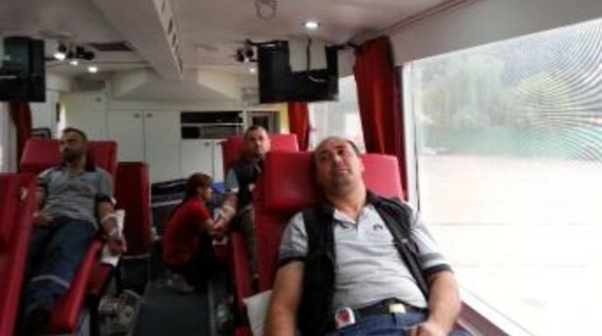 İçdaş’dan Kızılay’a Kan Desteği