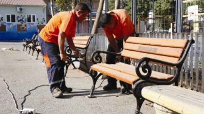 Sel&ccedil;uk Belediyesi'nden Okullara Bank