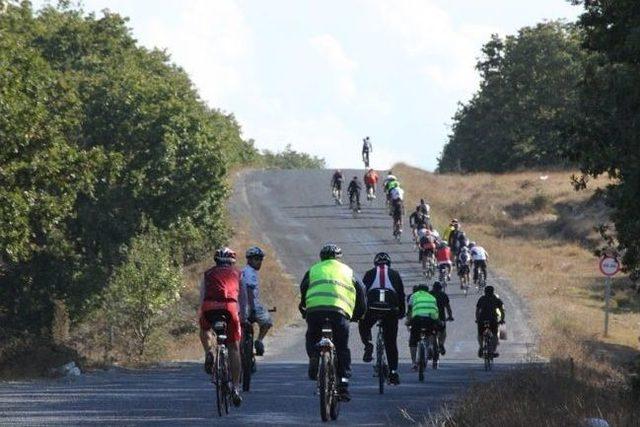 Pedallarını Temiz Bir Çevre İçin Çevirdiler