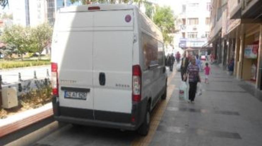 İzmit'te Kaldırım İşgaline Af Yok