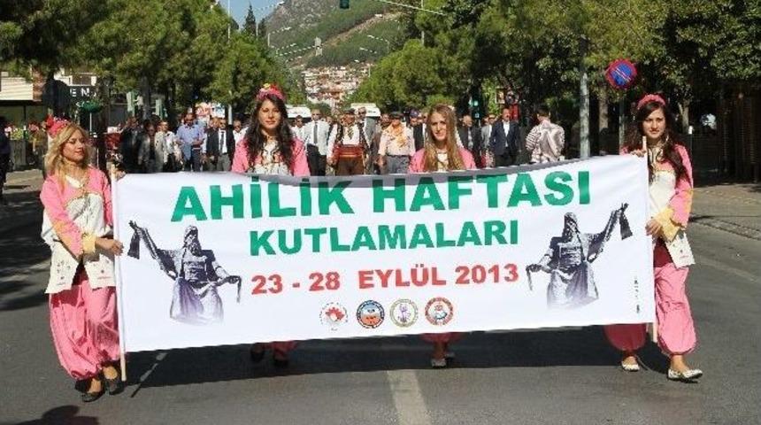 Yılın Ahi&rsquo;si Kaftan Giydi