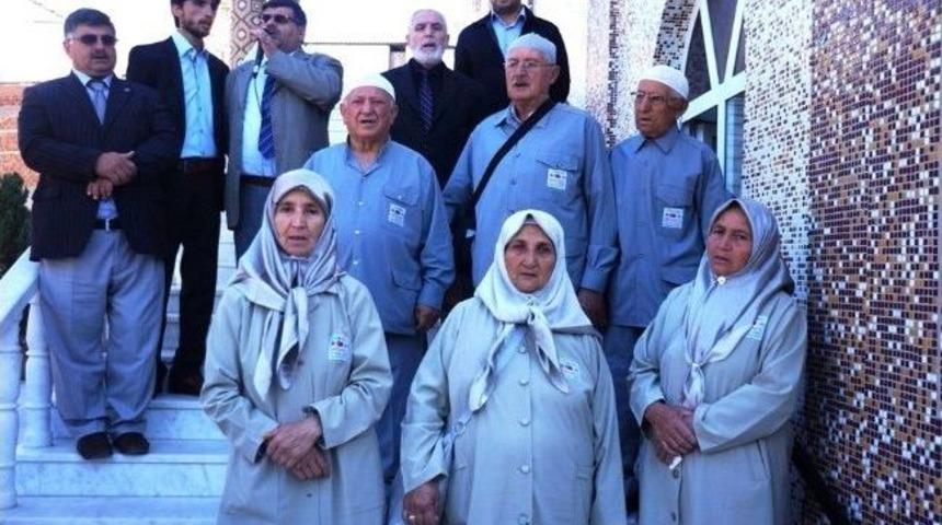 Sarıg&ouml;ll&uuml; Hacı Adayları Dualarla Uğurlandı