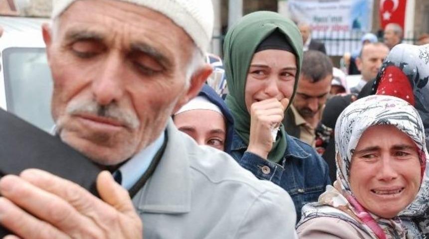 Gözyaşları İle Kutsal Topraklara Uğurlandılar