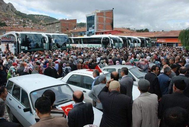 Gözyaşları İle Kutsal Topraklara Uğurlandılar