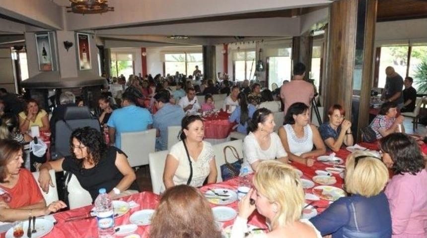 Bucalı Kadınlardan Başkan Tatı'ya "tamnot"