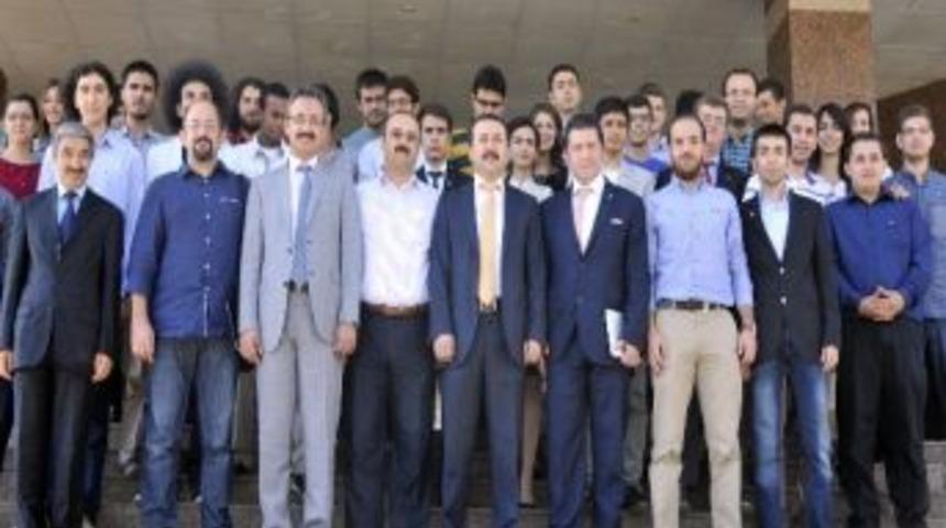 S&uuml;&rsquo;de Akson Tepesi Toplantısı