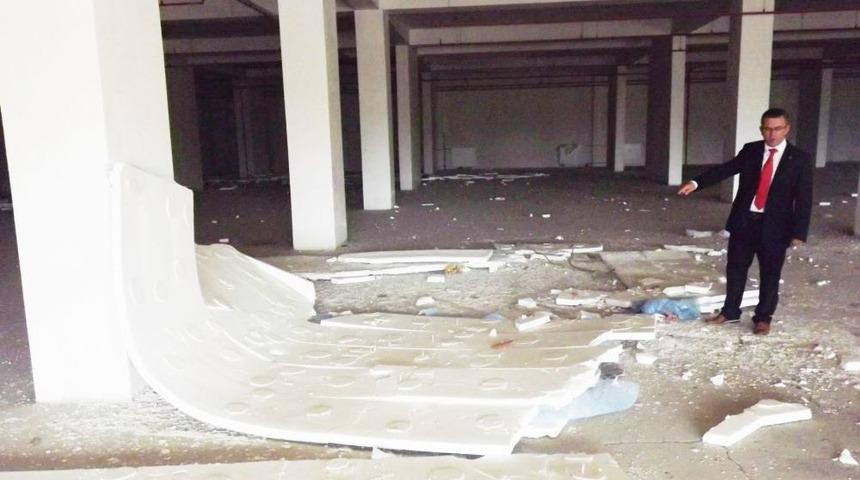 BBP&rsquo;den Ak&ccedil;ağlayan K&uuml;lt&uuml;r Merkezi&rsquo;nin &Ccedil;&uuml;r&uuml;meye Terk Edilmesine Tepki