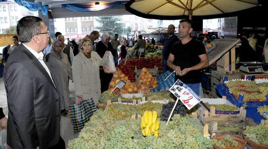 Pursaklar Belediye Başkanı &Ccedil;etin, Pazar Esnafını Ziyaret Etti