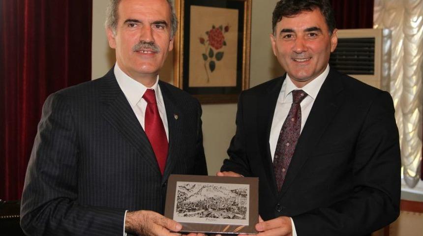 Kosova Devlet Bakanı Yağcılar: Tarihi Eserlerimizi T&uuml;rkiye Ayağa Kaldırıyor