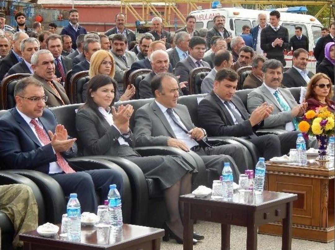 Vali M&uuml;saade Etmeyince Duası Yapılan Kurban Kesilmekten Kurtuldu