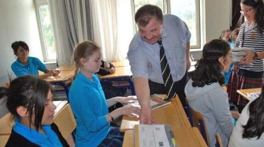 Pazarlar Belediyesi'nden 810 &Ouml;ğrenciye Kırtasiye Yardımı