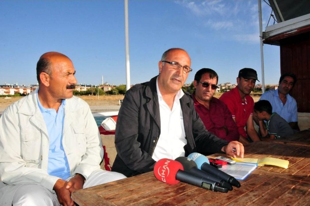 G&uuml;nde 54 Bin Ton Atık D&ouml;k&uuml;len Van G&ouml;l&uuml;'n&uuml;n Kıyıları Da Işgal Altında