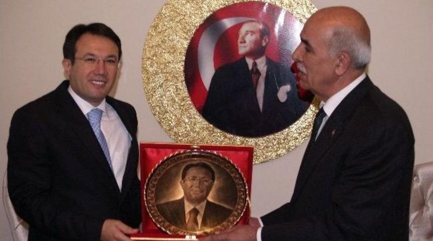 Esob Başkanı &Uuml;nal&rsquo;dan Vali Akdemir&rsquo;e Ziyaret