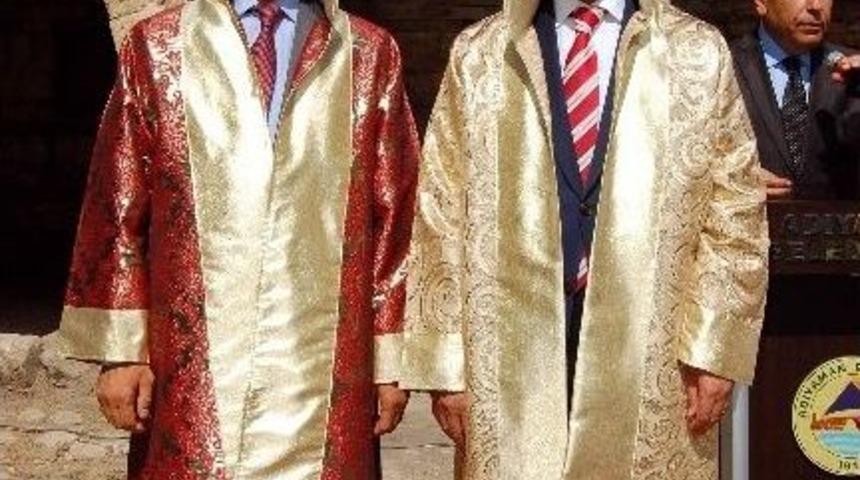 Vali Ve Belediye Başkanına Ahilik Kaftanı