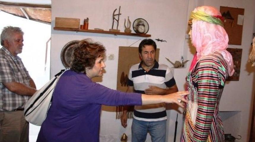 Chp&rsquo;li G&uuml;ler Sordu: "halk K&uuml;t&uuml;phaneleri Halka Neden Kapalı?"