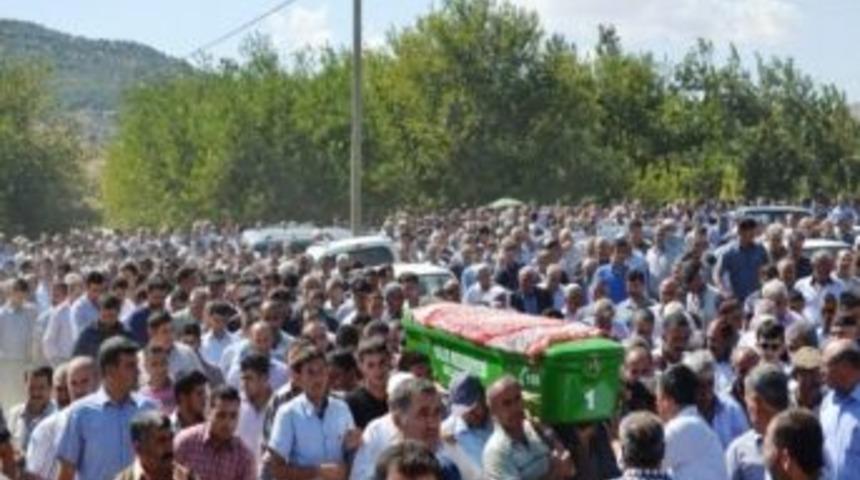 Vali Tapsız, Cenaze T&ouml;renine Katıldı