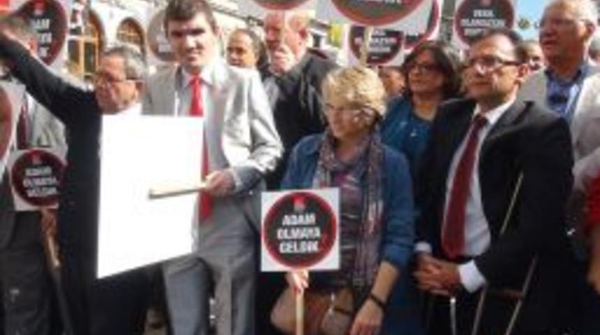 CHP&rsquo;lilerden AK Partili Vekile 'engelli' Protestosu