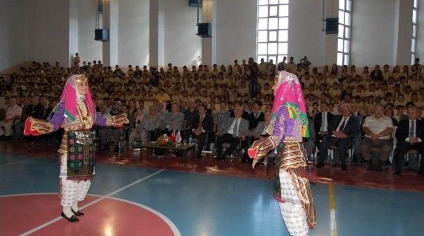 Bandırma'da Başarılı &Ouml;ğrenciler &Ouml;d&uuml;llendirildi