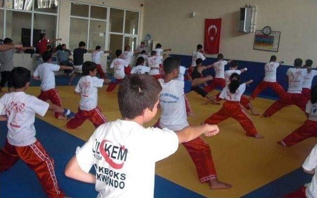 Van'lı Kickbokscular Şampiyonalara Hazır