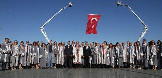 İzmir Ekonomi'de Yeni Akademik Yıl Heyecanı