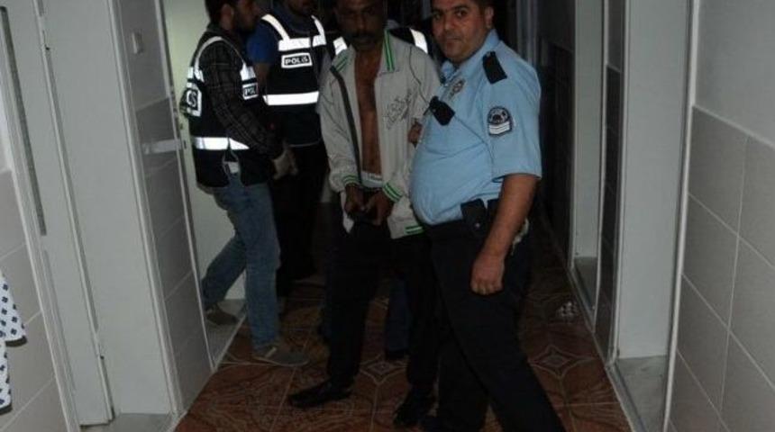 İzmir&rsquo;de Şafak Baskını