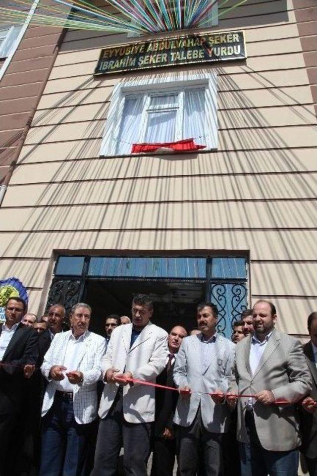 Eyyubiye Abdulvahap Şeker, İbrahim Şeker Talebe Yurdu Açıldı