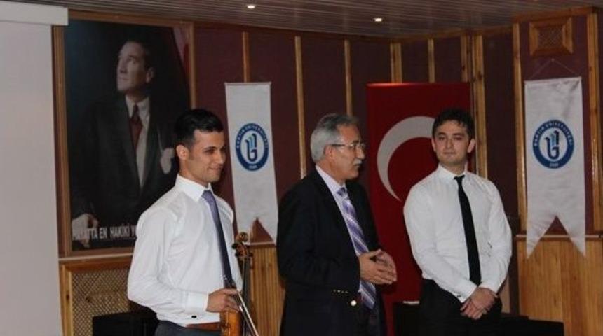 B&uuml; Eğitim Fak&uuml;ltesi'nde Tanışma Toplantısı D&uuml;zenlendi