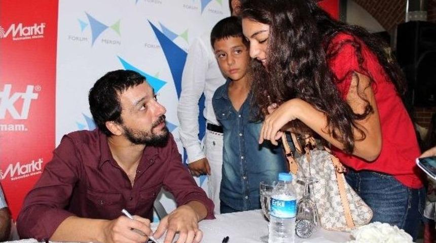 Sanatçı Mehmet Erdem Forum Mersin'de Sevenleriyle Buluştu