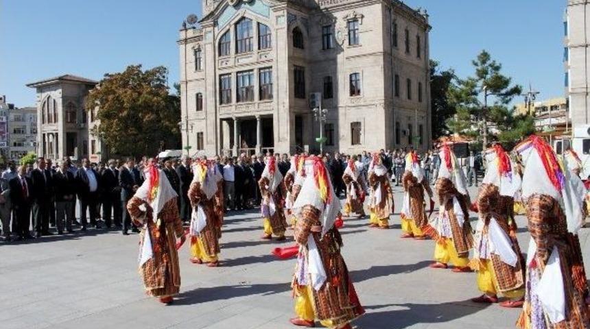 Aksaray’da Ahilik Haftası Kutlamalarında Halk Oyunları Yer Aldı
