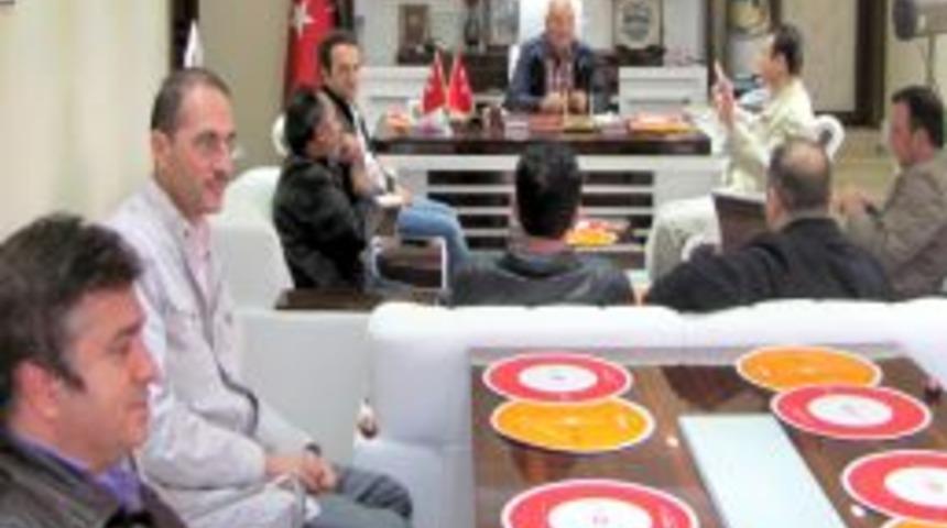 Tahir Belediye Başkanı, Şifa Hekimlerini Ağırladı