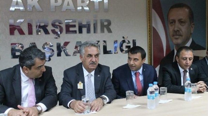 G&uuml;mr&uuml;k Ve Ticaret Bakanı Hayati Yazıcı: