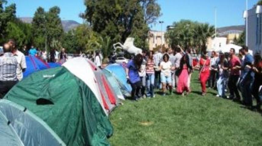 Ege &Uuml;niversitesi'nde &Ccedil;adırlı Eylem