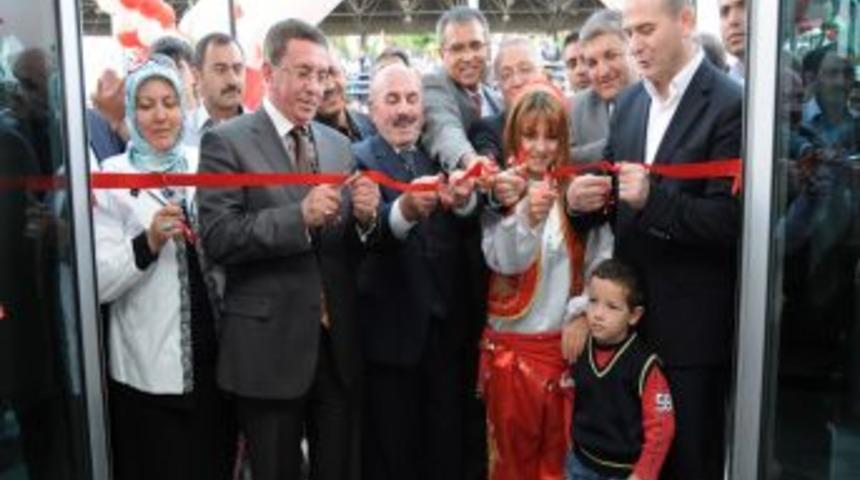 Nezaket Okulları T&ouml;renle Hizmete A&ccedil;ıldı