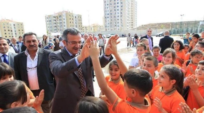 Başkan K&ouml;şker Kirazpınar'da Eğitim Yılı A&ccedil;ılışına Katıldı