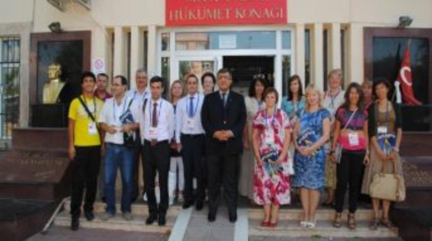 Kahve I&ccedil;erek T&uuml;rk Mutfağını Tanımaya Başladılar