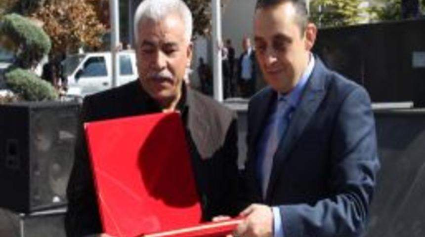 Aksaray&rsquo;da Yılın Ahisi Olarak Marangoz Recep Oğuz Se&ccedil;ildi