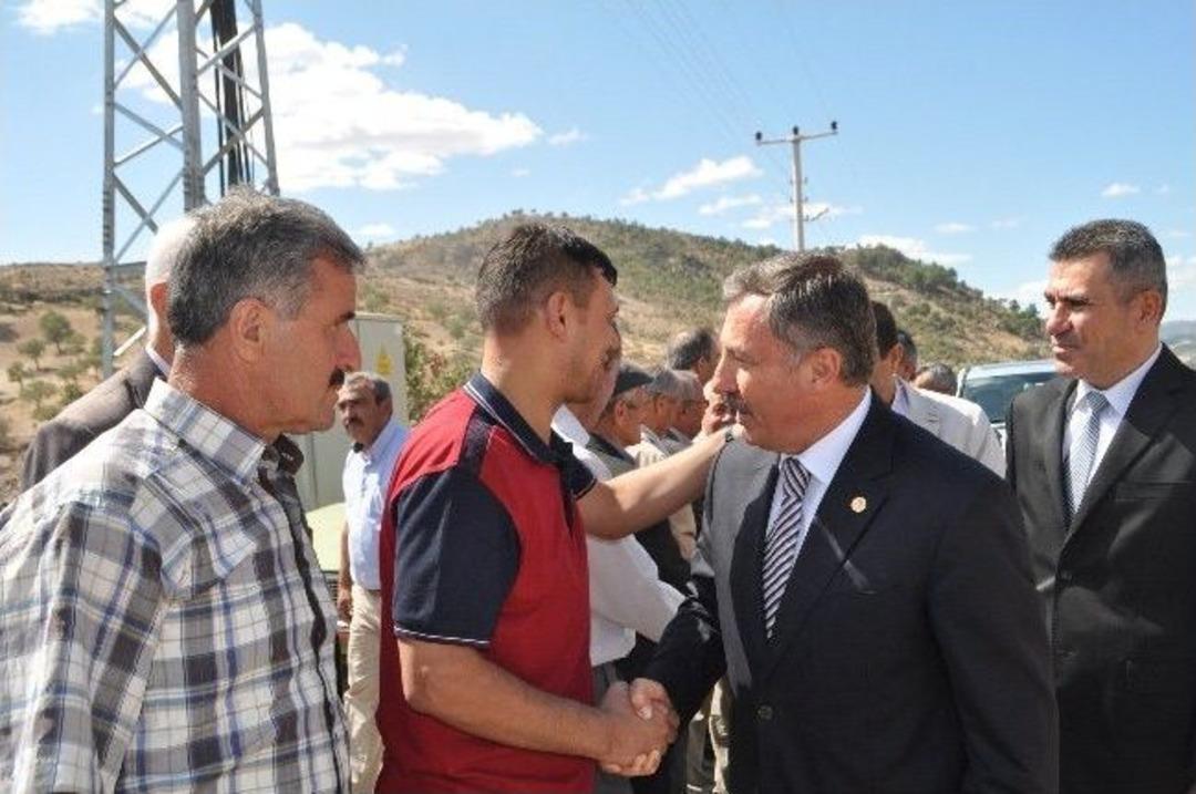 Demirci&rsquo;de Asfaltlanan Yol T&ouml;renle Hizmete A&ccedil;ıldı