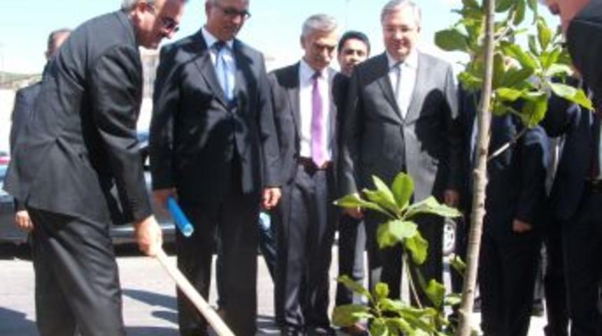 Vali M&uuml;nir Karaloğlu İneg&ouml;l&rsquo;de Incelemelerde Bulundu