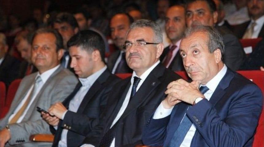 Bakan Eker, Siyaset Akademisi&rsquo;nin Ders Zilini &Ccedil;aldı