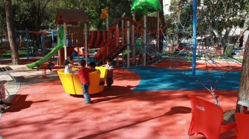 Atat&uuml;rk Parkı Yenilendi