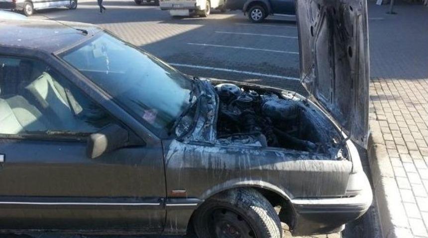 Otomobil Aniden Alev Aldı
