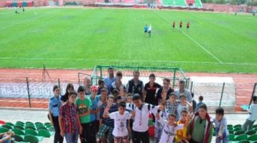 Emniyet &Ccedil;ocuklar İle El Ele