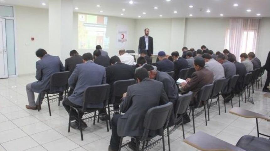 Kızılay Ağrı Şubesi&rsquo;nden Din G&ouml;revlilerine Semineri